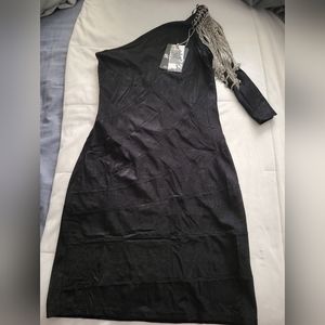 Scarabello Asimetric 3/4 sleeve black dress with chain on the shoulder